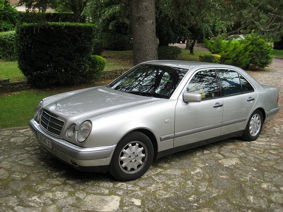 MERCEDES CLASSE E Berline W210 200 berline 1997