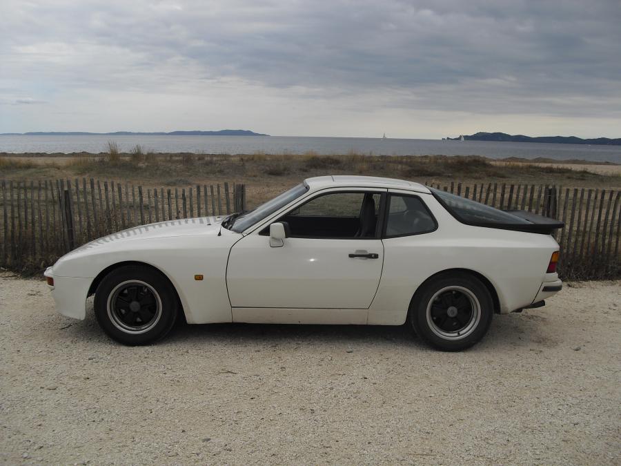 PORSCHE 944 2.5 (Phase 1) 163 ch coupé 1984