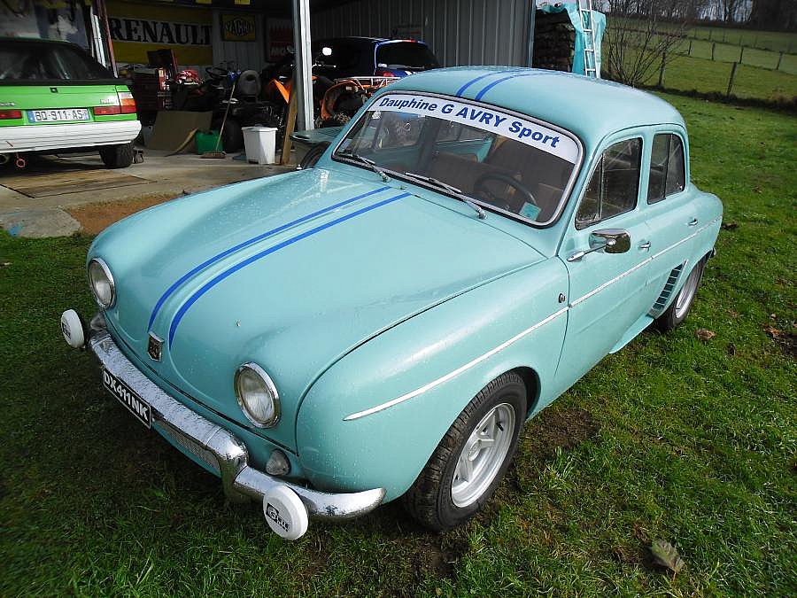 RENAULT DAUPHINE 1090 berline 1961