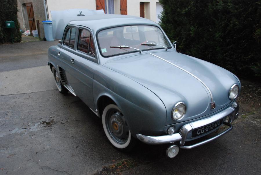 RENAULT DAUPHINE 1090 berline 1958