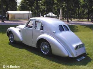 ASTON MARTIN Atom - European Concours d'Elegance 2001 - Page 1.com