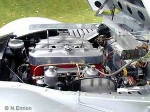 ASTON MARTIN Atom