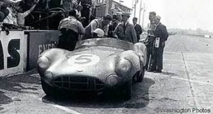 ASTON MARTIN DBR 1 - Le Mans Classic 2002 - Page 2.com
