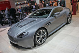 ASTON MARTIN V12 Vantage