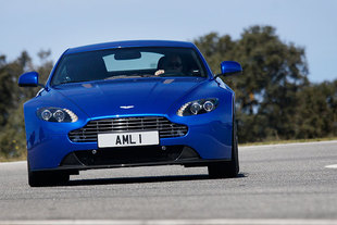 ASTON MARTIN V8 VANTAGE