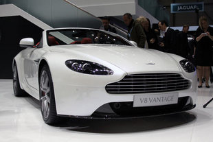 ASTON MARTIN V8 Vantage Roadster - .com