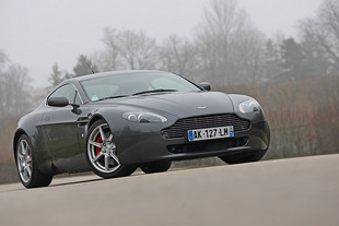 ASTON MARTIN V8 Vantage