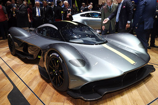 ASTON MARTIN Valkyrie