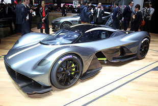 ASTON MARTIN Valkyrie