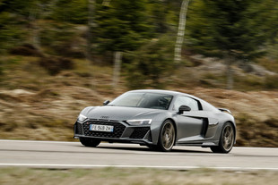 AUDI R8 V10 Performance