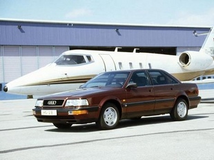 AUDI V8