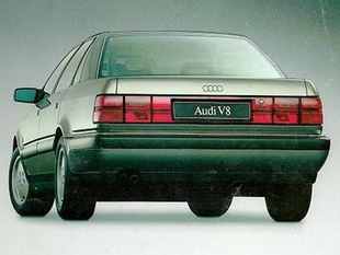 AUDI V8