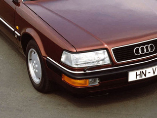AUDI V8