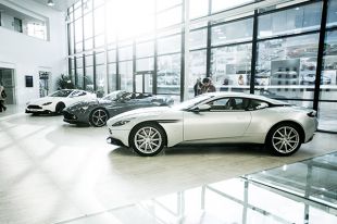 Visite de l'usine Aston Martin à Gaydon