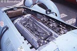 Les HWM Jaguar de S. Curtis et M. Steele