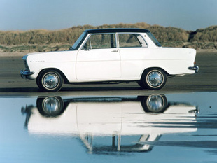 La GM dans le monde : Vauxhall, Opel, Holden, Saab - Centenaire de la General Motors Histoire - Page 2.com