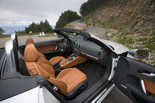 Lotus Elise SC / Audi TTS Roadster - Habitacle Comparatif auto.com