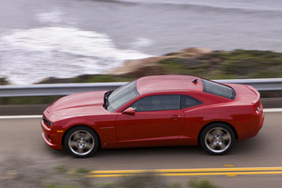 Chevrolet Camaro / Ford Mustang GT
