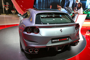 FERRARI GTC4 Lusso T