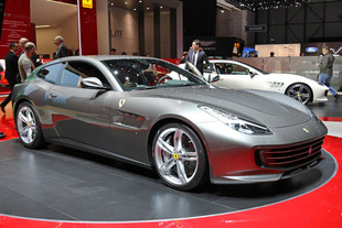 FERRARI GTC4Lusso