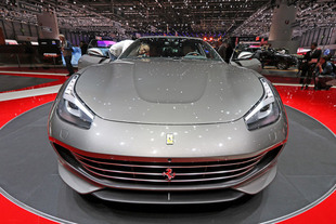 FERRARI GTC4Lusso
