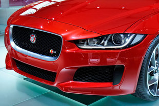 JAGUAR XE