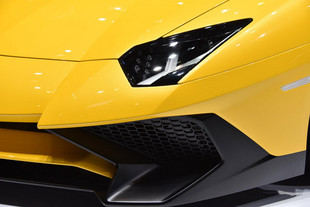 LAMBORGHINI Aventador LP750-4 SV