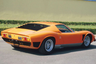 LAMBORGHINI Miura