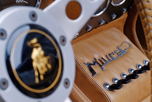 LAMBORGHINI Miura