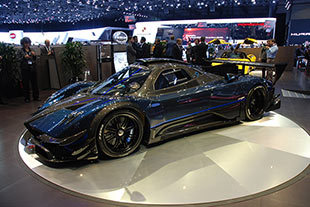 PAGANI Zonda Revolucion