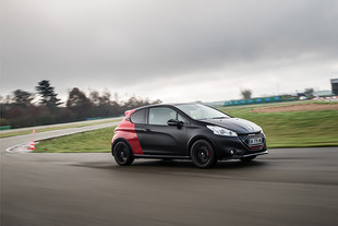 Acheter une PEUGEOT 208 GTI 30th