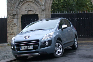 PEUGEOT HYbrid4 200 ch - .com