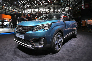 PEUGEOT 5008