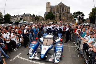 PEUGEOT 908 V8 HDi FAP - 24 Heures du Mans 2011 .com