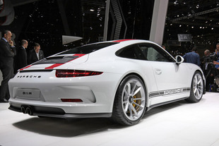 PORSCHE 911 R