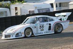 PORSCHE 935