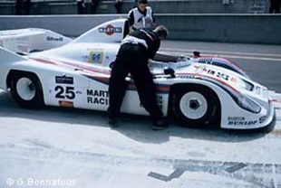 PORSCHE 936