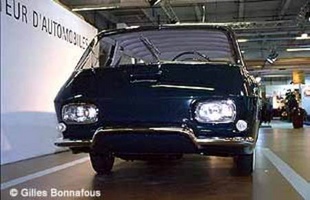 RENAULT étude 900