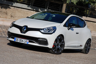 RENAULT Clio 4 RS Trophy 2015