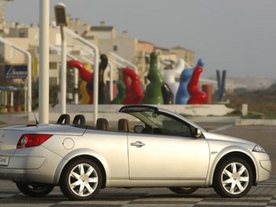RENAULT Mégane CC 2.0 16v - Quel coupé-cabriolet 4 places choisir ? - Page 1.com