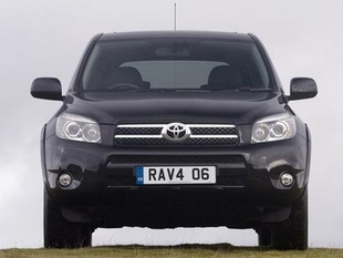 TOYOTA RAV4 136 D-4D VX - Un monarque sous pression 4x4 compacts : lequel choisir ? .com