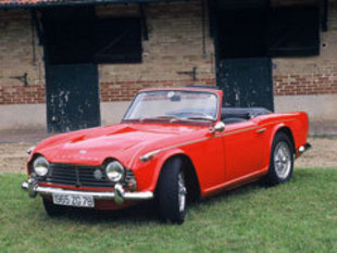 TRIUMPH TR4