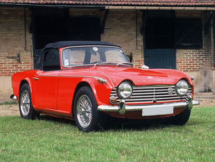 TRIUMPH TR4