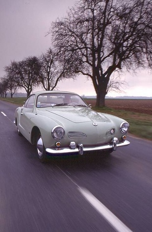 VOLKSWAGEN Karmann-Ghia