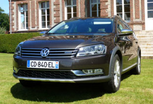 VOLKSWAGEN Passat Alltrack