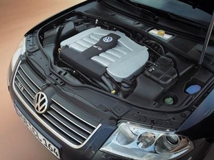 VOLKSWAGEN Passat W8