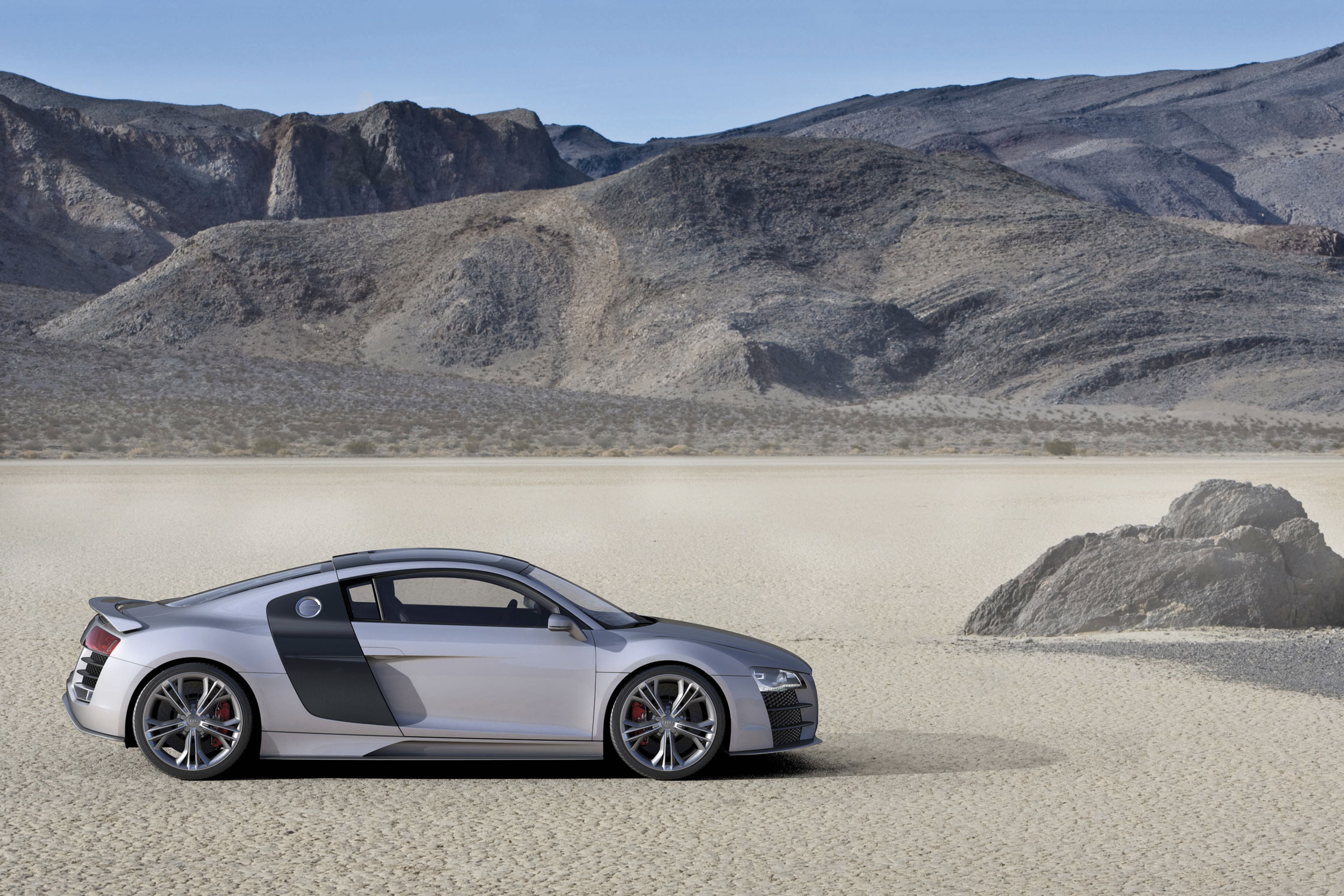 The Future Of Luxury: 2008 Audi R8 V12 TDI Concept