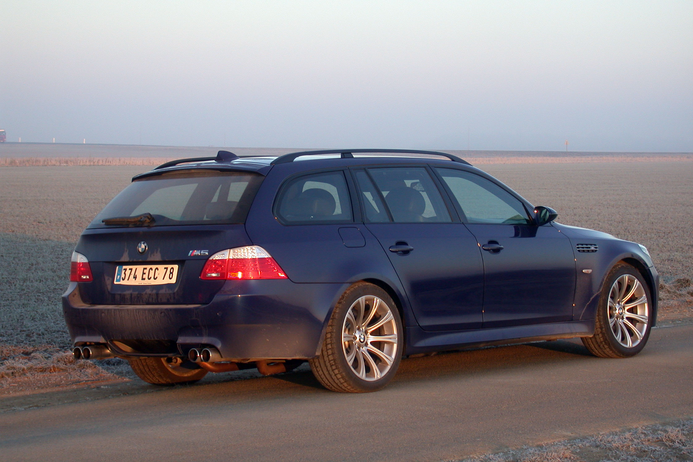 Бмв м5 универсал. BMW m5 e61 Touring. БМВ м5 е61 универсал. M5 e60 Touring. BMW 5 е60 туринг.