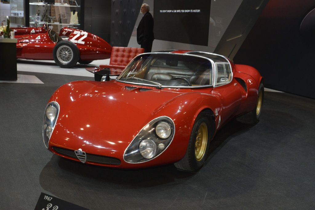 ALFA ROMEO 33 Stradale