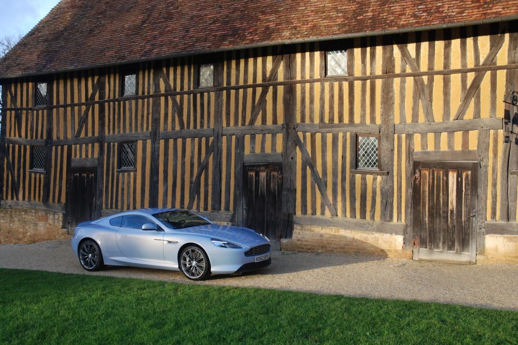 ASTON MARTIN DB9 2013